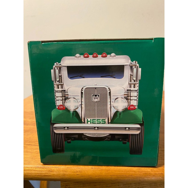Hess 2022 Hess Flatbed Truck with Hot Rods orig. box
