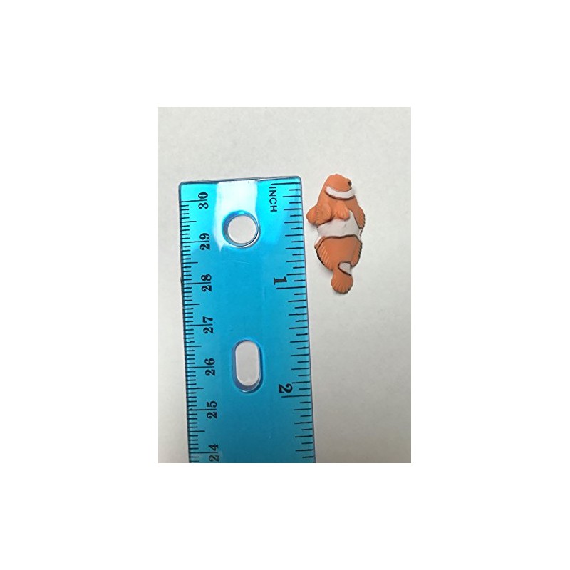 Set of 12 mini clownfish models