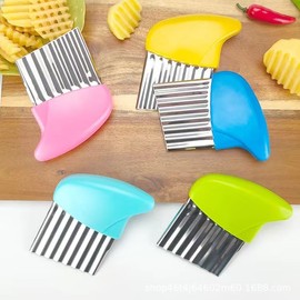 Crinkle Cutter Stainless Steel Potato Carrot Chip Vegetable Crinkle Wavy Chopper Cutter French Fry Slicer (Yellow)