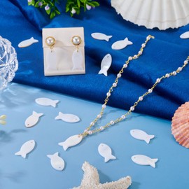 FASHEWELRY 30Pcs Freshwater Shell Fish Charms Natural Seashell Charms Sea Shell Pendants Mother of Pearls Summer Beach Ocean Charm for DIY Jewelry Making Necklace Bracelet Supplies