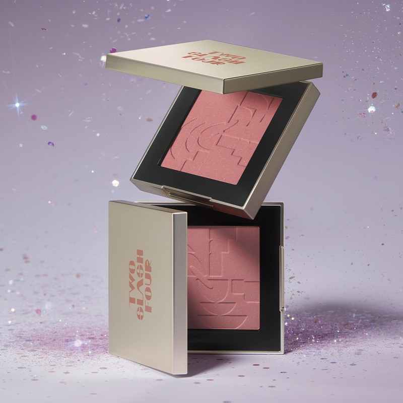 TWOSLASHFOUR TWO SLASH FOUR All Over Face Blush 5.5g -