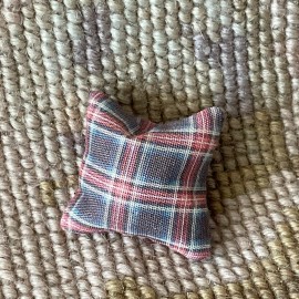 Pat Tyler Dollhouse Miniature Bed Sofa Chair Pillow Cushion Bolster Plaid Cotton 1473