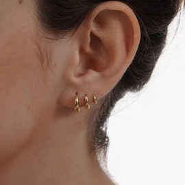 VIROMY Gold Hoop Earrings for Women Trendy Small Hoop Earrings for Women, 14K Gold Plated Lightweight Gold Hoop Chunky Open Hoops Earrings for Girls Gold Jewelry Gifts for women Girls