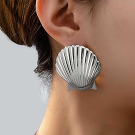 Cimenexe Bohemian Shell Stud Earrings Gold Metal Shell Earrings Minimalist Scallop Earrings Exaggerated Shell Earrings Jewellery for Women, Zinc, No Gemstone