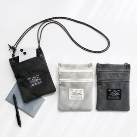 Iconic 아이코닉 플로비 사코슈 미니크로스백 (가벼운 여행 핸드폰 보조 가방) Iconic Flobby Sacoche Mini Crossbody Bag (Lightweight Travel Phone Accessory Bag)