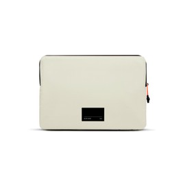 Native Union Ultralight Sleeve – Durable, Lightweight, Sustainable – Made of 100% Recycled Ripstop Fabric – Compatible with MacBook Pro 14" (2021 & later) – Sandstone