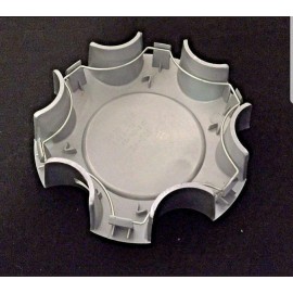 center cap seqoia 42603-420NM TUNDRA 2003 2004 2005 2006  SILVER 560-69440