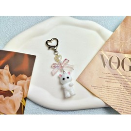 Meefisher Cute Fuzzy Cat Keychain Aesthetic Accessories Kawaii Keyrings Charms for Purse Bags Backpack for Women Gifts (white-2)