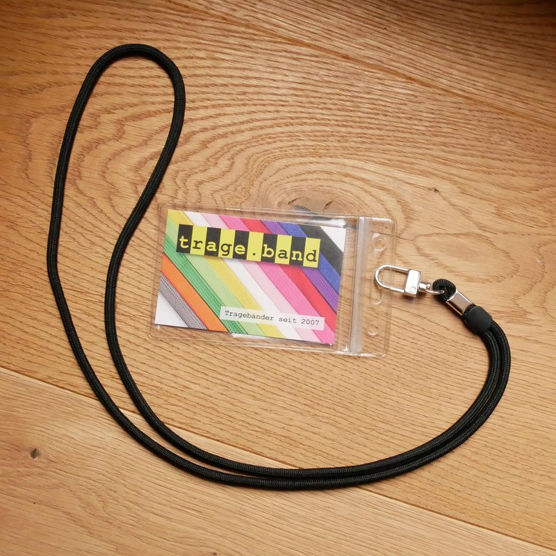 trage.band® Long Adjustable Neck Strap with Carabiner Hook, Black