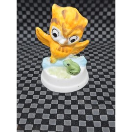 Vintage Souvenir Porcelain Cedar Point Ohio Baby Owl Frog Friend Flowers Figure