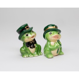 Fine Ceramic St Patrick St Paddy Frogs Couple Salt & Pepper Shakers, 3-1/8" H