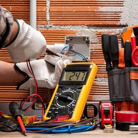 QESSUVNC Test Leads 4 mm Multimeter Cable Banana Plug to Crocodile Clips with Cable, 15 A 3.3 ft Laboratory Power Supply Cable Test Lead for Multimeter Terminals Electrical Testing (Red and Black)