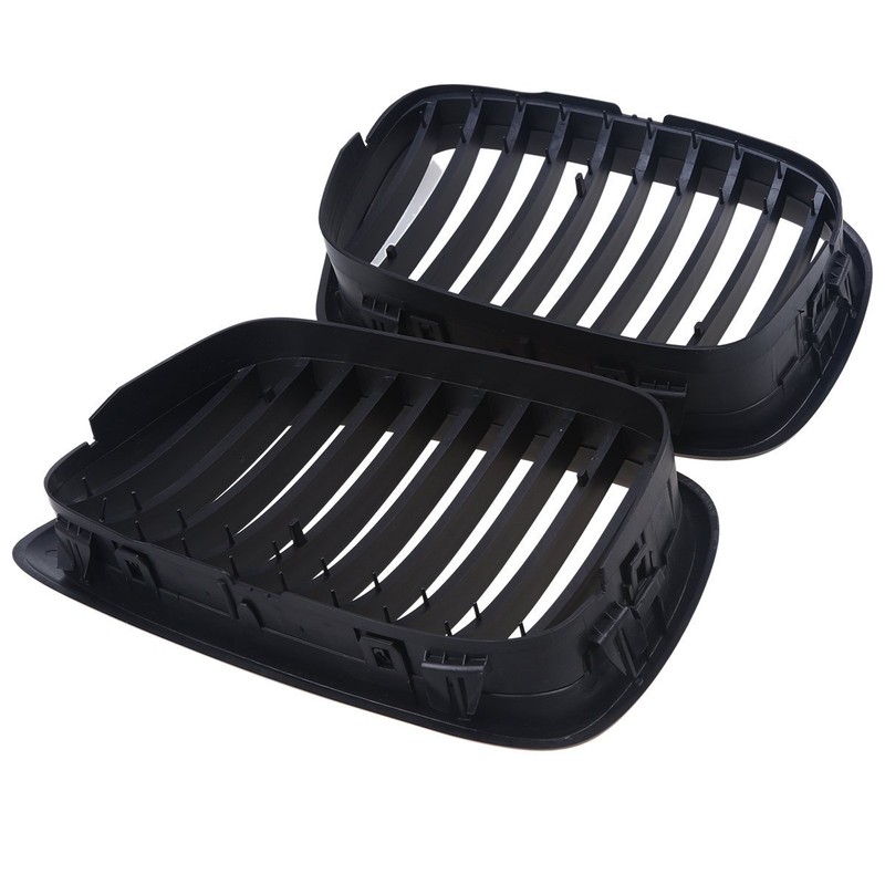 PAIR OF GRILLES WITH MATT BLACK KIDNEY FRONT GRILLES