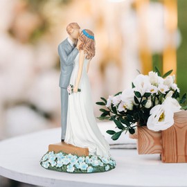 Pipilily Romantic Couple Figurine, Husband and Wife Hug Statue, Hand-Painted Resin Sculpture, Anniversary Wedding Gift, Present for Wife, Husband, Girlfriend, Boyfriend, Home Décor (Color 1)