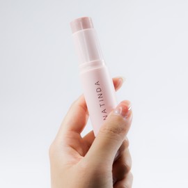 Natinda multi-stick highlighter 11g powder-free multi-highlighter volume three-dimensional effect for face and body / 나틴다 멀티스틱 하이라이터 11g 가루날림없는 멀티하이라이터 볼륨 입체감 얼굴 바디 겸용