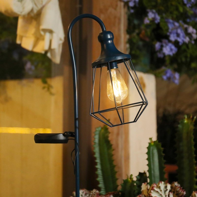 Solar Lights Outdoor Decorative Solar Retro Metal Lantern Yard Stake
