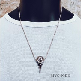 BIYONGDE Mens Viking Pendant Necklace, Norse Viking Crow Bird Raven Skull Pendant Necklace for Men, Mens Stainless Steel Vintage Aegishjalmur Helm of Awe Symbol Pendant