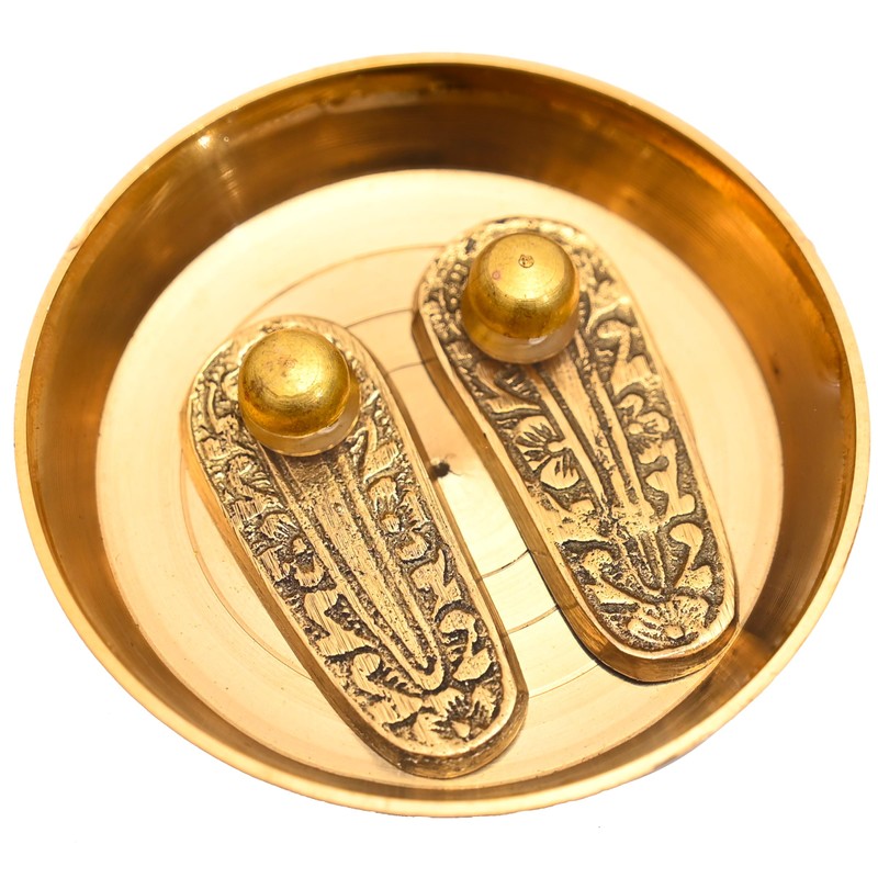 Juego de platos de latón Charan para Pooja Ghar Home
