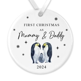 Mummy & Daddy First Christmas Bauble - New Parents Ceramic Ornament - First-Time Mum and Dad Xmas Gift - Baby's Debut Festive Decoration
