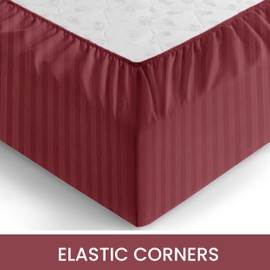 Hafaa Double Fitted Sheet Soft Satin Strips Microfiber Bed Sheets 40cm Deep Pocket Fitted Sheet Fade Resistant Breathable Bed Sheets Double Bed (Burgundy, 137 X 190cm)