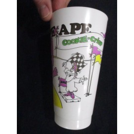 COOKIE CRISP 1979 HANNA BARBERA COOKIE CRISP GRAPE APE PLASTIC COLLECTOR CUP 16 OZ NM RARE