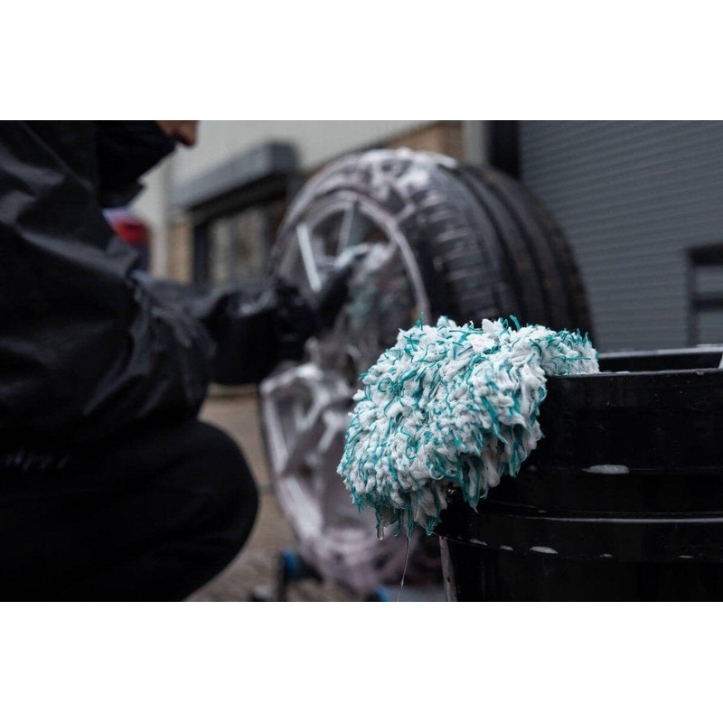 Auto Finesse Plush Microfibre Wheel Mitt - UK's Ultimate Scratch-Free