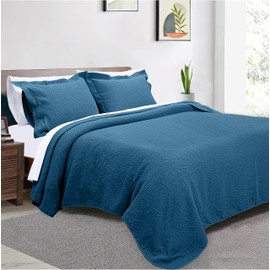 Threadmill King Size Quilt Bedding Set - Cotton Bamboo Soft Lightweight Summer Quilt Bedspread 3 Piece Set -Spring Field Pattern Coverlet for All Season - 1 Quilt 2 Pillow Shams - Folkstone Blue