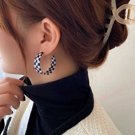 Atentuyi Black White Striped Checkered Earrings Vintage C Shaped Earrings Acrylic Resin Drop Dangle Earrings Checkered Hoop Earrings Geometric Checkerboard Earring Jewelry for Women and Girls