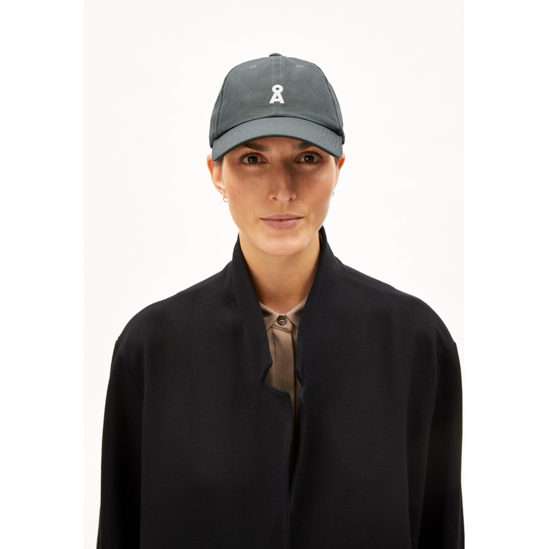 ARMEDANGELS Unisex cap made of organic cotton YENAAS BOLD, Space