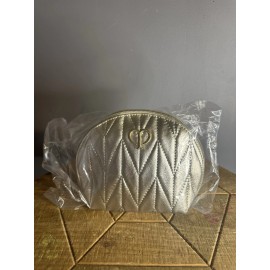 Clé de Peau Beauté Cle De Peau Beaute Skincare Discovery Gift Set Gold Bag Bonus Cleanser 5pc