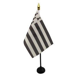 AZ FLAG - Brittany Table Flag 4'' x 6'' - French region of Bretagne Mini Desk Flag 100% Polyester 15 x 10 cm - Office Banner with 10'' Pole - Golden Spear