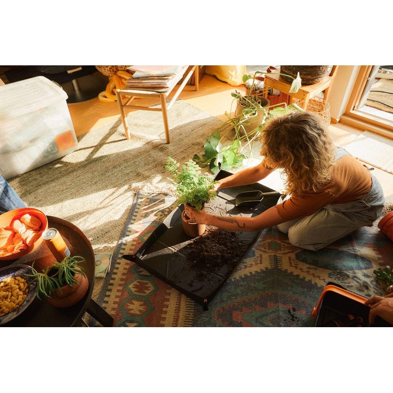 Fiskars Planting Mat, Foldable, High mat edge, Suitable for repotting,