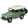 Motor Max 1:24 W/B Platinum Collection Toyota FJ40 with Beige