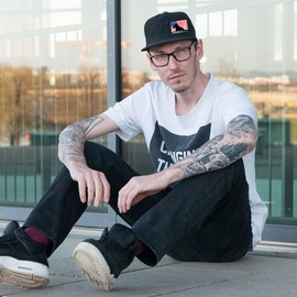 American Flag Hat Flat Bill Hats for Men Snapback Hats for Men Black Fitted Hat Adjustable Baseball Caps for Men Hip Hop Cool Hat Flat Brim Snap Trucker Hats for Men Women Skateboard Accessories Gift