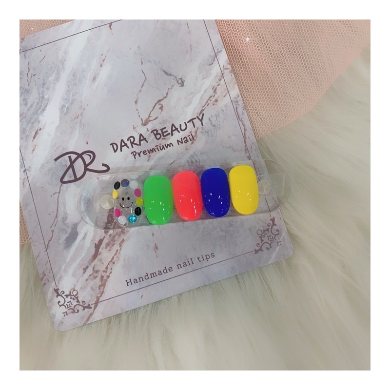 Next day delivery⭐Cute smiley nails⭐ / 다음날발송⭐귀염뽀짝 스마일네일⭐