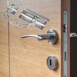 Silver Door Chain - Metal Safety Chain for Front Door & Apartment Door - Sturdy Door Lock for Indoor Use, Easy Assembly, Protects Against Unauthorised Access