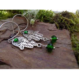 ⊹⊱✿ GRÜNER KRISTALL AN FATIMAS HAND & CABOCHON & LANGE HAKEN ✿⊰⊹einmalige Handmade Ohrringe in dunkelgrün