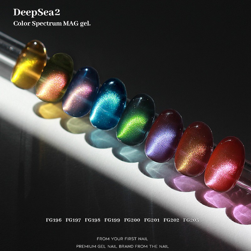From the Nail Deep Sea 2 8 types individual magnetic