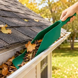 Flexible Gutter Cleaning Scoop – Roof Gutter Leaf & Debris Remover for Eaves and Garden