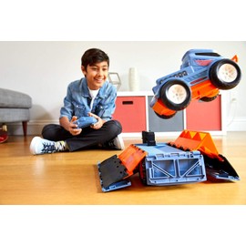 Hot Wheels R/c Trick Truck Transforming Stunt Park Vehicle