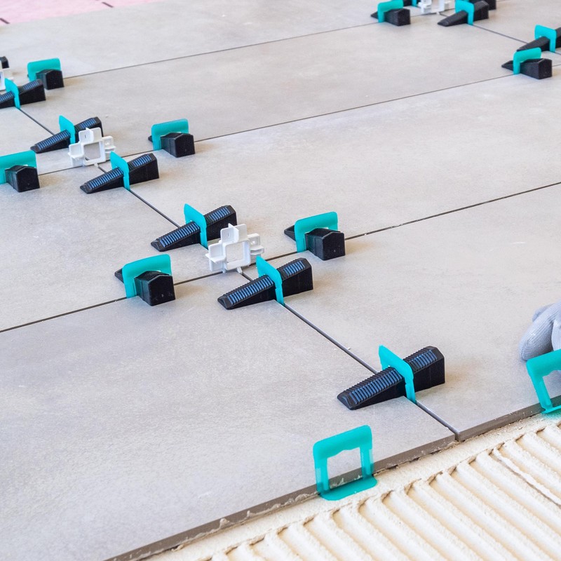 Peygran Compact Tile Leveling System Spacer Clips: 1/16” (1.5 mm)