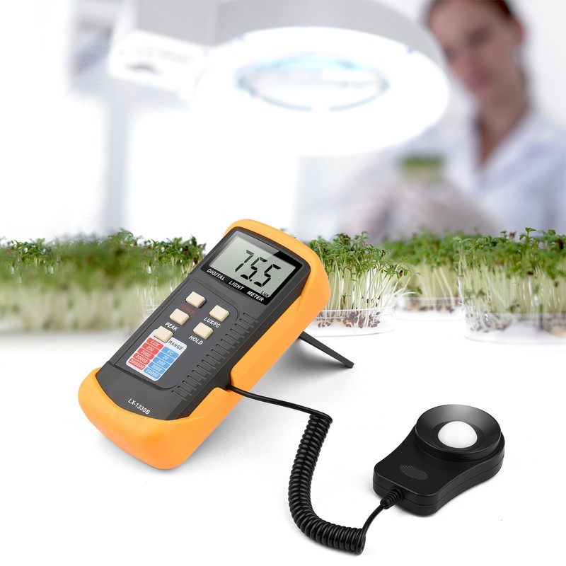Digital Illuminance Light Meter Manual Range 200 to 200,000 Lux