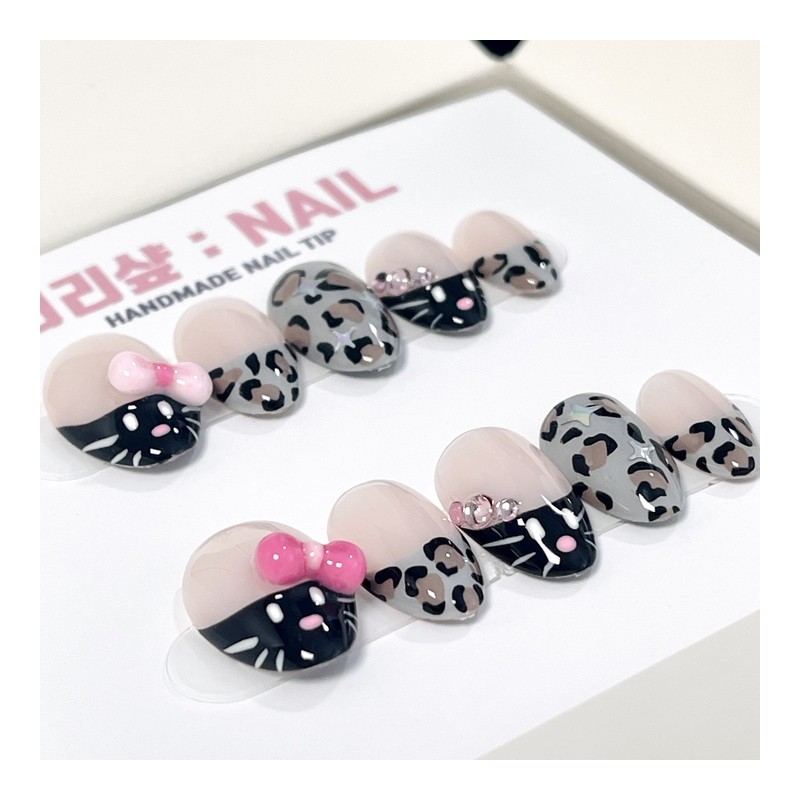 Black Cat Leopard Handmade Nail Tips - Short Oval /