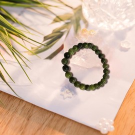 Gemstone Bracelet for Unisex - Stretch Beaded Bracelet - Healing Stone Jewelry - Lucky Charm Bracelet - Yoga Meditation Bracelet - precious stone bracelet Gift - 8mm (Green Jade)