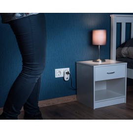 revolt Plug with Light Sensor: Socket Adapter with Light Sensor, 230 Volt, 690 Watt Switching Capacity (Socket with Twilight Switch, Insulation Switch, Socket, Twilight Sensor)