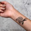 Azeeda 4 x 'Glückliche Schildkröte' Temporäre Tattoos - Wasserfest, Hautfreundlich