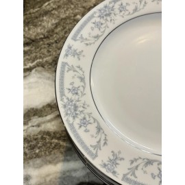 Sheffield Blue Whisper Porcelain Dinner Plates Unused -w-original tags NOS