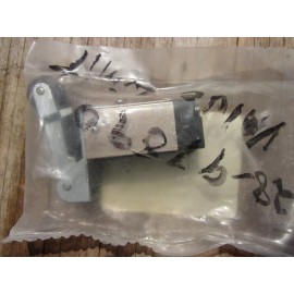 Dynamco SL1210 Roller Lever Actuated Limit Switch Pneumatic Air Valve & Base USA