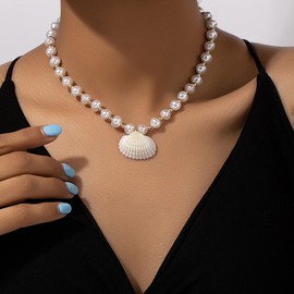 Niaspi Shell Pearl Choker Necklace for Women Girls Gold Beaded Seashell Drop Pendant Necklace Bohemian Summer Beach Statement Adjustable Elegant Dainty Party Accessories Jewelry