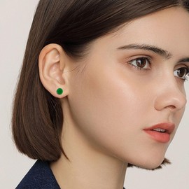 VDKIDKT Natural Green Agate Earrings for Women, Gemstone Post Stud Earrings, 8mm Handmade Natural Stone Earrings Studs for Girls (Green Agate)